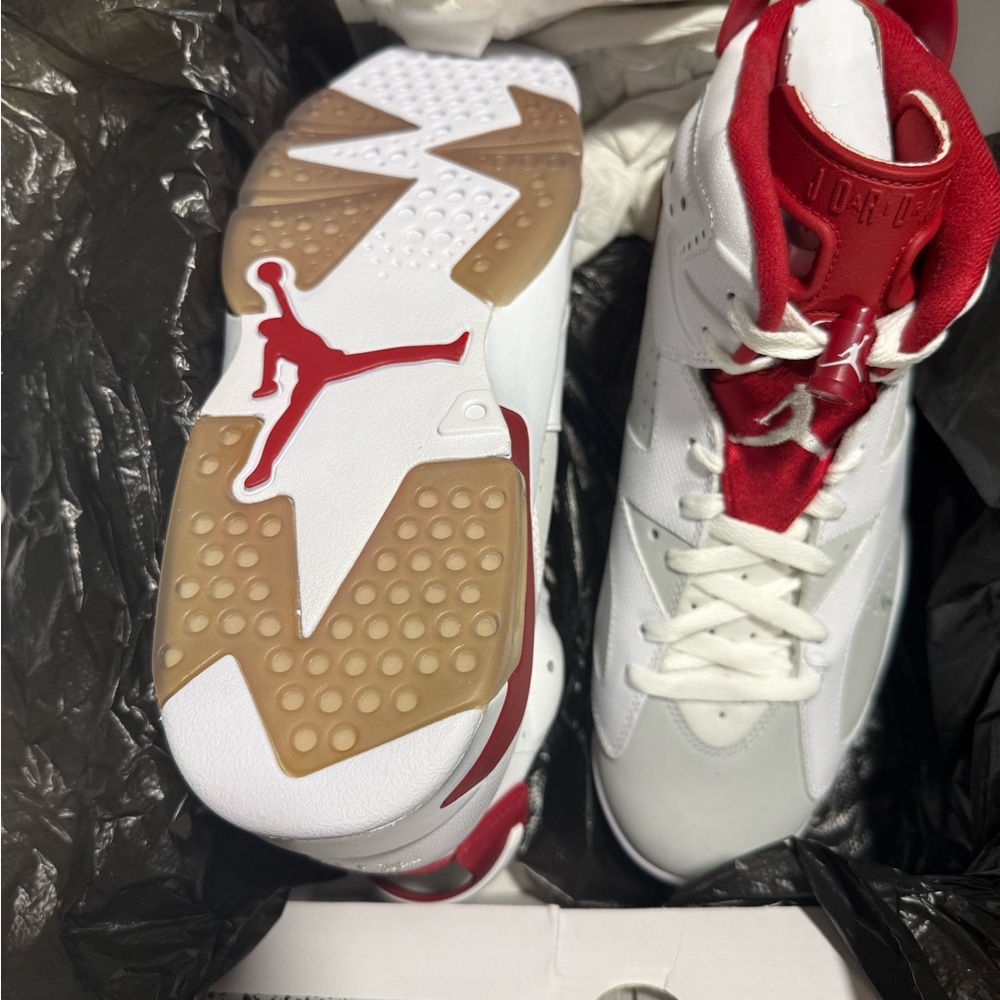 Jordan Retro 6 - Picture 2 of 3
